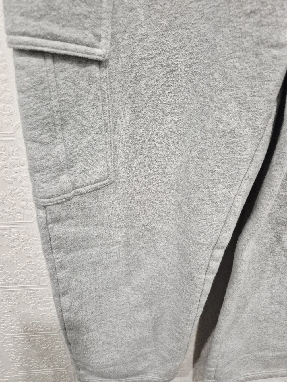 Aritzia Tna Cozy Fleece Grey Mega Cargo Sweatpant - Picture 4 of 10